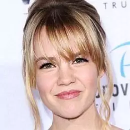 Abbie Cobb Net Worth 2026: Money, Salary, Bio | CelebsMoney