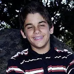 Aaron Fotheringham Net Worth 2026: Money, Salary, Bio | CelebsMoney