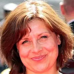 Rebecca Front Net Worth 2026: Money, Salary, Bio | CelebsMoney