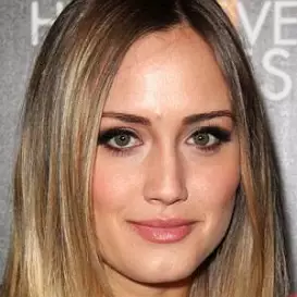 Naomi Kyle Net Worth 2026: Money, Salary, Bio | CelebsMoney
