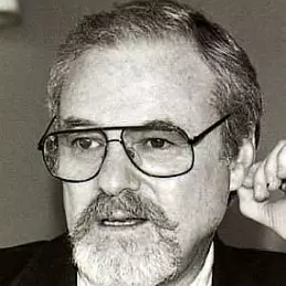 Alan Pakula Net Worth 2026: Money, Salary, Bio | CelebsMoney