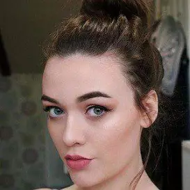 Felicite Tomlinson Net Worth 2026: Money, Salary, Bio | CelebsMoney